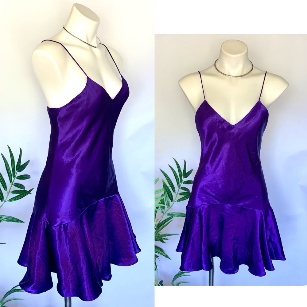 g o l d :: Vintage Victoria’s Secret Gold Label Satin Slip Nightie - Picture 8 of 10